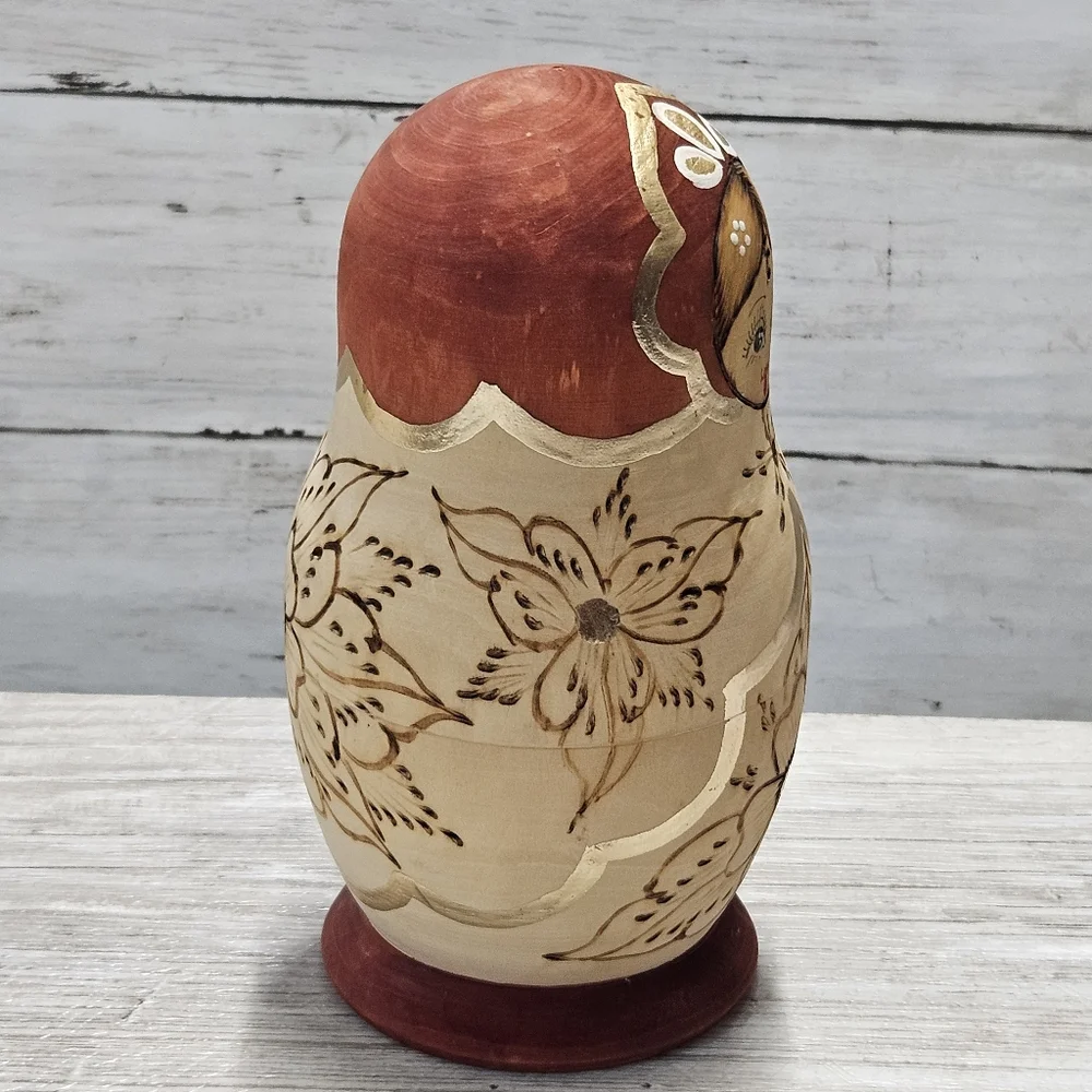 Vintage Russian Matryoshka Nesting Dolls 7 Piece Set Hand Painted Floral Design